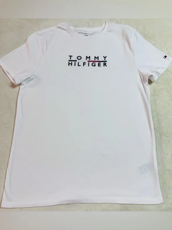 Tommy Hilfiger Short Sleeve Crewneck Tee Size S - Picture 2 of 3